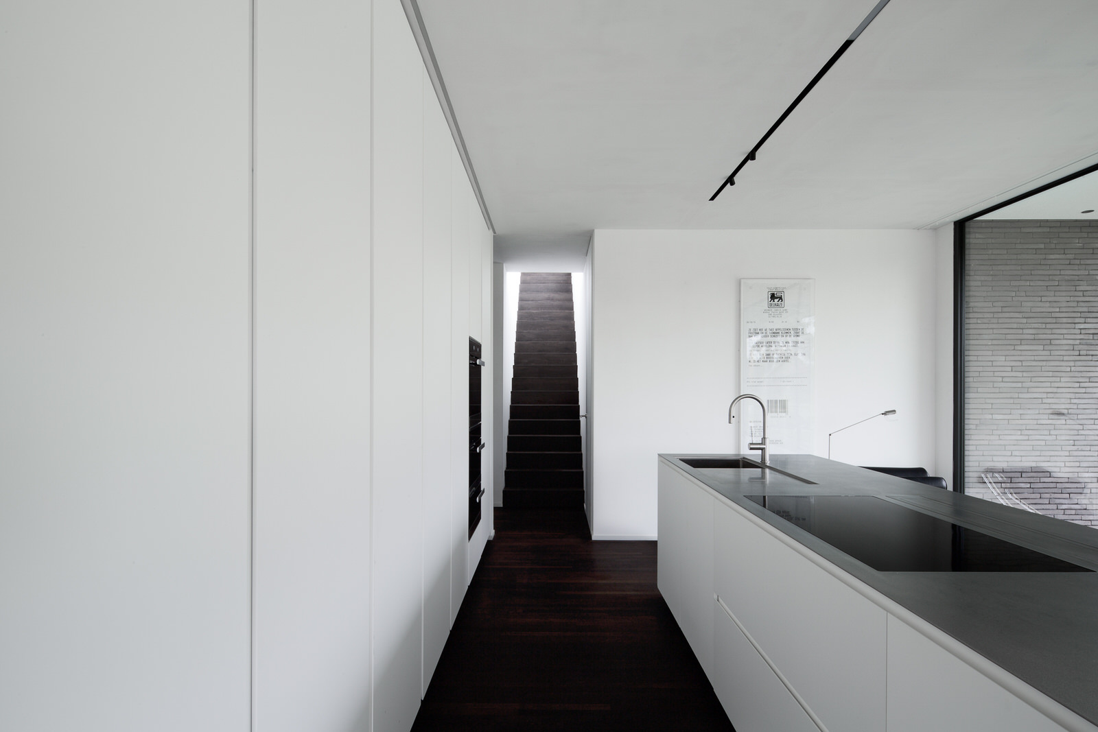 AIM-Ellenclaes.com_20